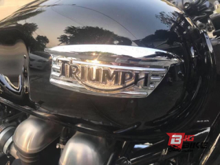  Triumph Thruxton 900