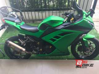  Kawasaki Ninja 300