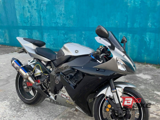  Yamaha YZF-R1