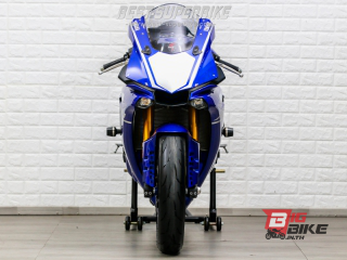  Yamaha YZF-R1