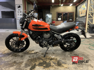  Ducati Scrambler Sixty 2