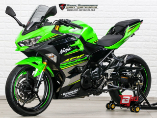  Kawasaki Ninja 400