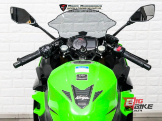  Kawasaki Ninja 400