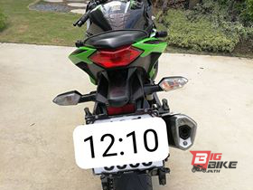  Kawasaki Ninja 300