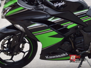  Kawasaki Ninja 300