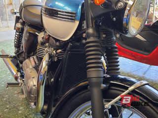  Triumph Bonneville T100