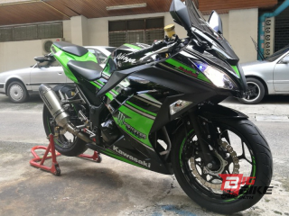  Kawasaki Ninja 300