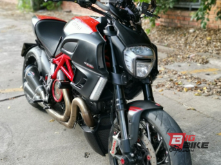  Ducati Diavel Carbon Y16