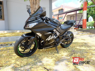  Kawasaki Ninja 300