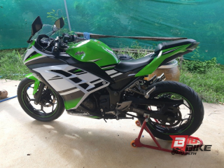  Kawasaki Ninja 300