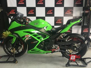  Kawasaki Ninja 300