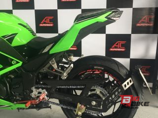  Kawasaki Ninja 300