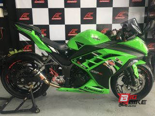  Kawasaki Ninja 300