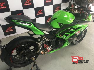  Kawasaki Ninja 300