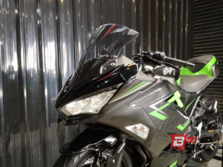  Kawasaki Ninja 400