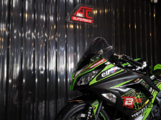  Kawasaki Ninja 300