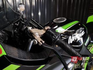  Kawasaki Ninja 300