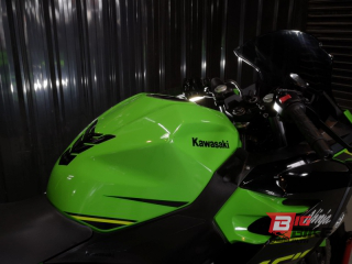  Kawasaki Ninja 400