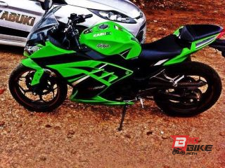  Kawasaki Ninja 300