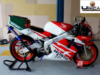  Honda RVF 400R