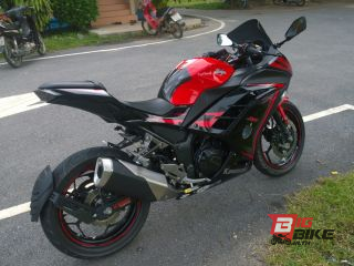  Kawasaki Ninja 300