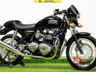  Triumph Thruxton 900