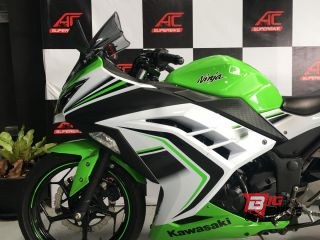  Kawasaki Ninja 300