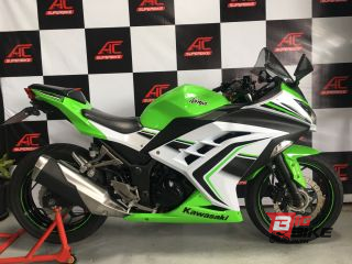  Kawasaki Ninja 300