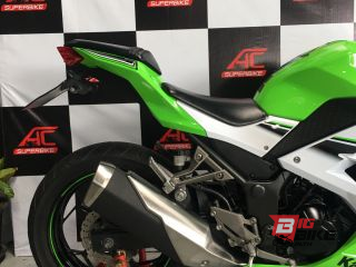  Kawasaki Ninja 300