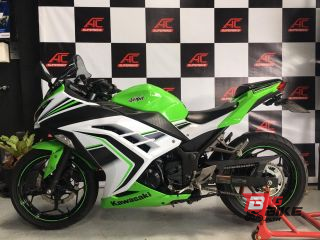  Kawasaki Ninja 300