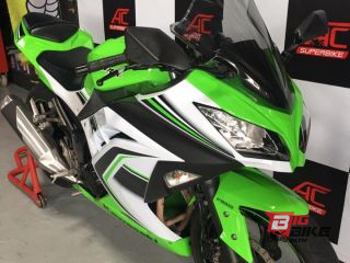  Kawasaki Ninja 300