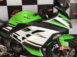  Kawasaki Ninja 300