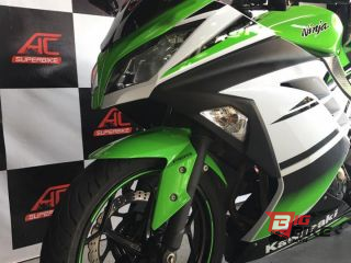  Kawasaki Ninja 300