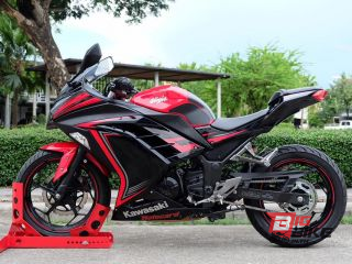  Kawasaki Ninja 300