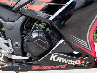  Kawasaki Ninja 300