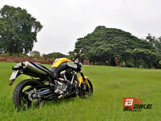  Yamaha MT-10