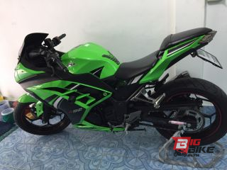  Kawasaki Ninja 300