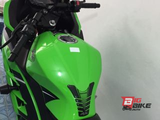  Kawasaki Ninja 300