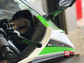  Kawasaki Ninja 300