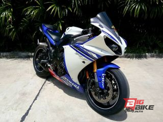  Yamaha YZF-R1