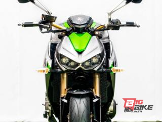  Kawasaki Z1000