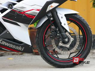  Kawasaki Ninja 300