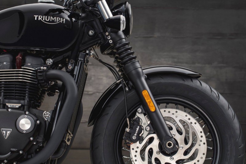 Triumph Bonneville Bobber Black